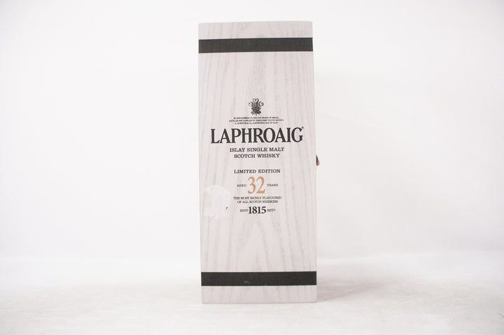 Laphroaig 32 Years Old Cask Strength NV
