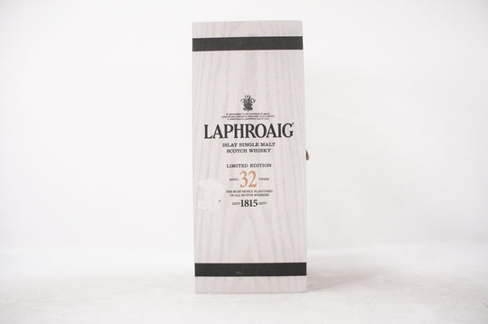 Laphroaig 32 Years Old Cask Strength NV