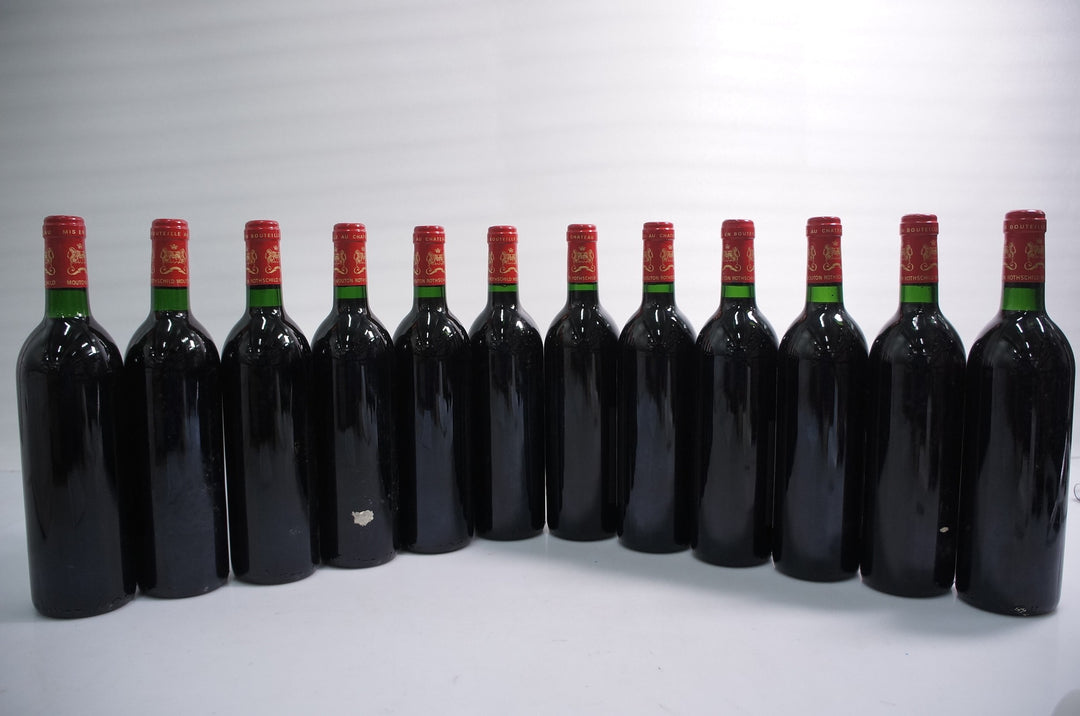 Chateau Mouton Rothschild 1986 *