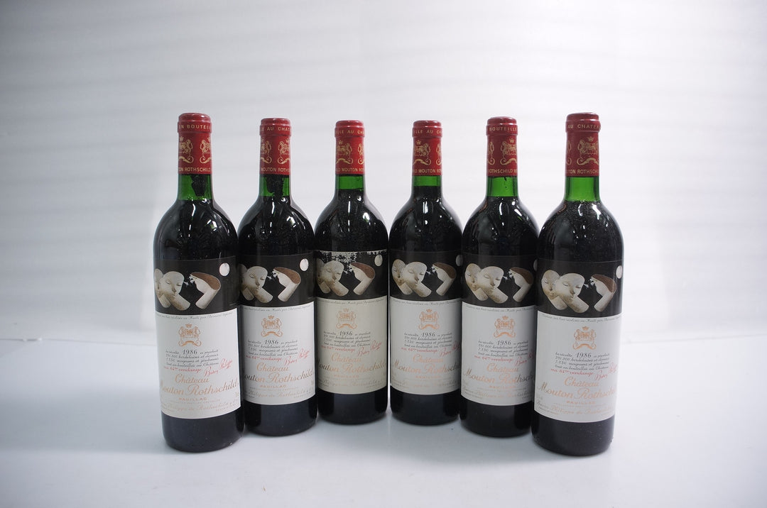 Chateau Mouton Rothschild 1986 *