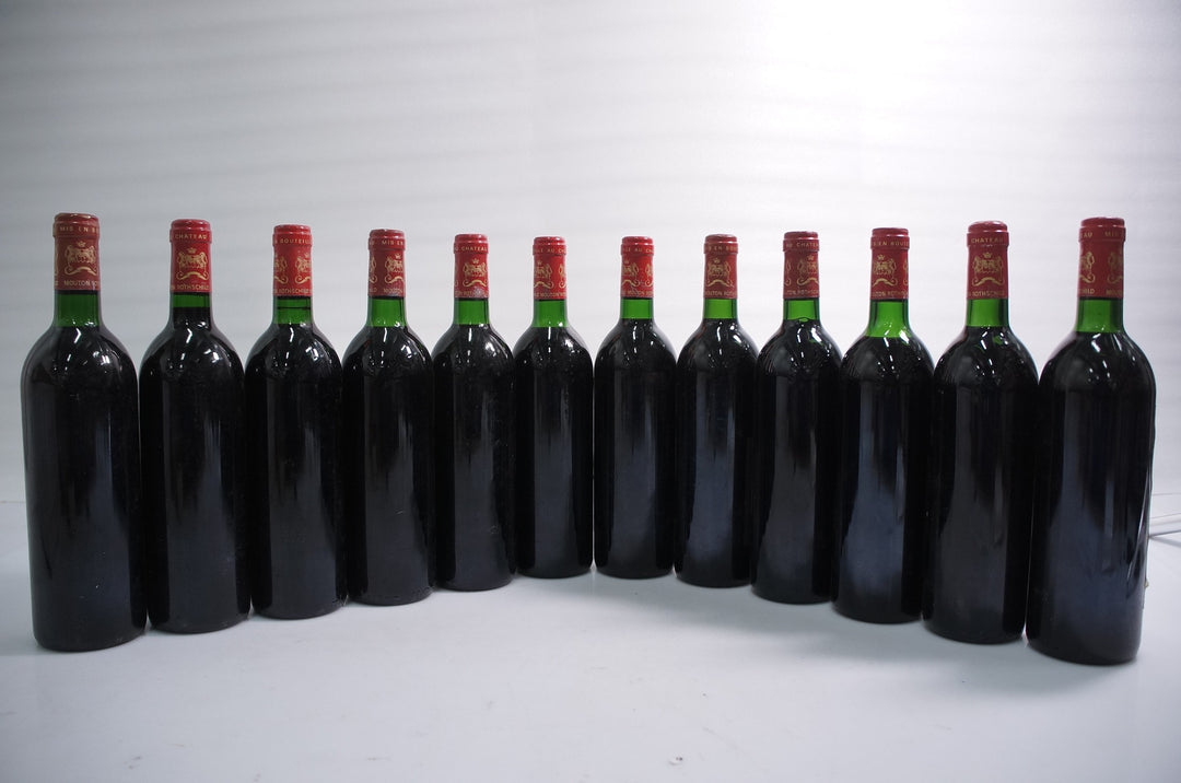 Chateau Mouton Rothschild 1986 *