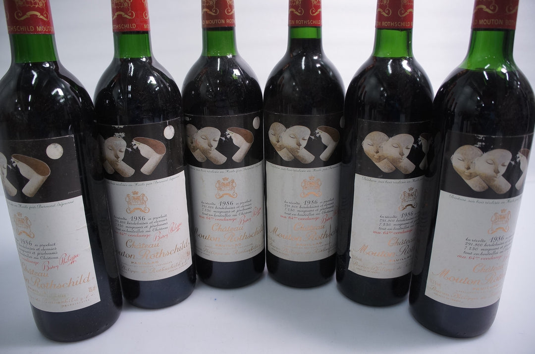 Chateau Mouton Rothschild 1986 *