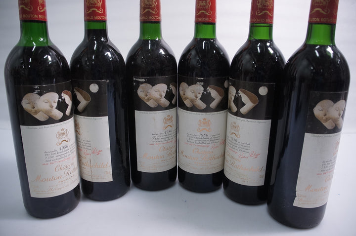 Chateau Mouton Rothschild 1986 *