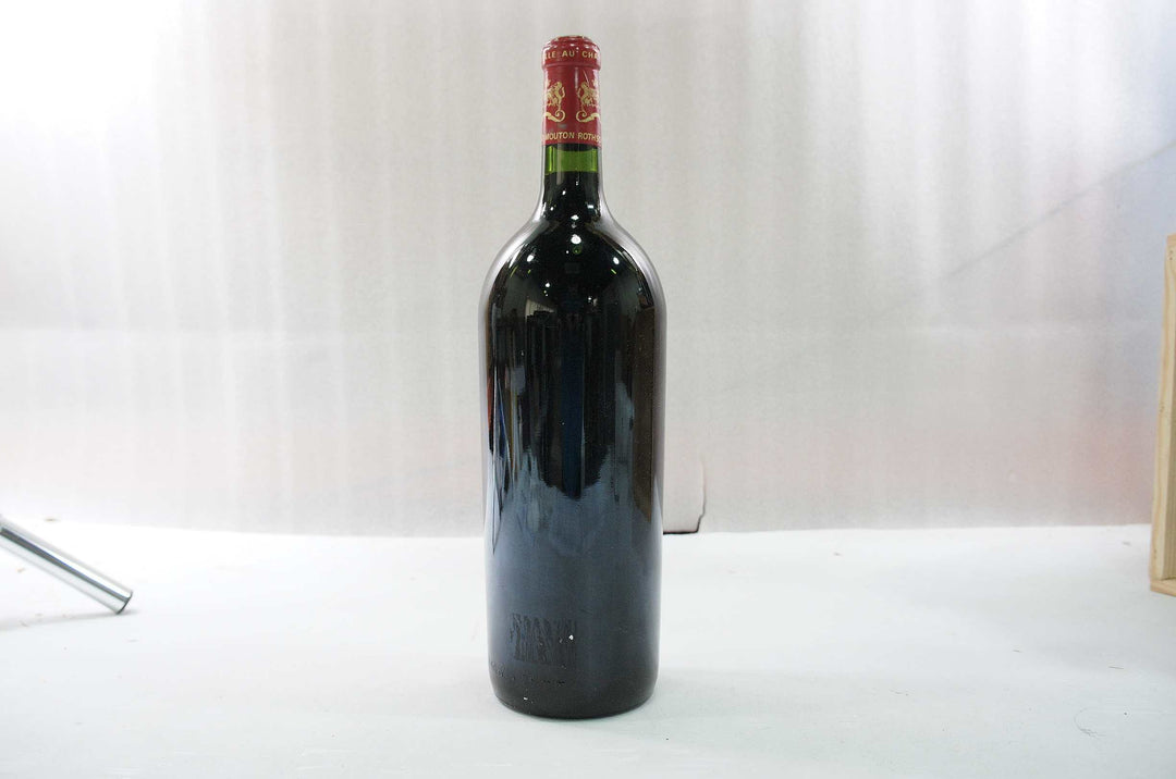 Chateau Mouton Rothschild (Magnum) 1982 *